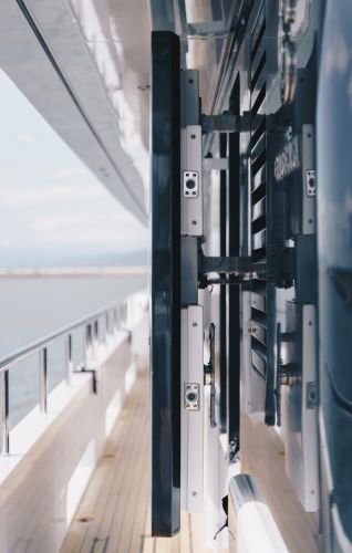 porta a pantografo per yacht